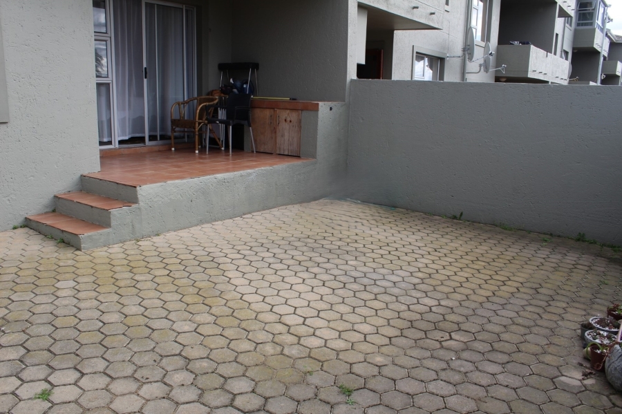To Let 2 Bedroom Property for Rent in Heiderand Western Cape